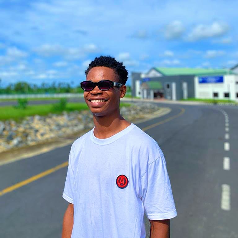 WizzyTaylor02's tweet photo. #NewProfilePic https://t.co/LAS7ezkdIs