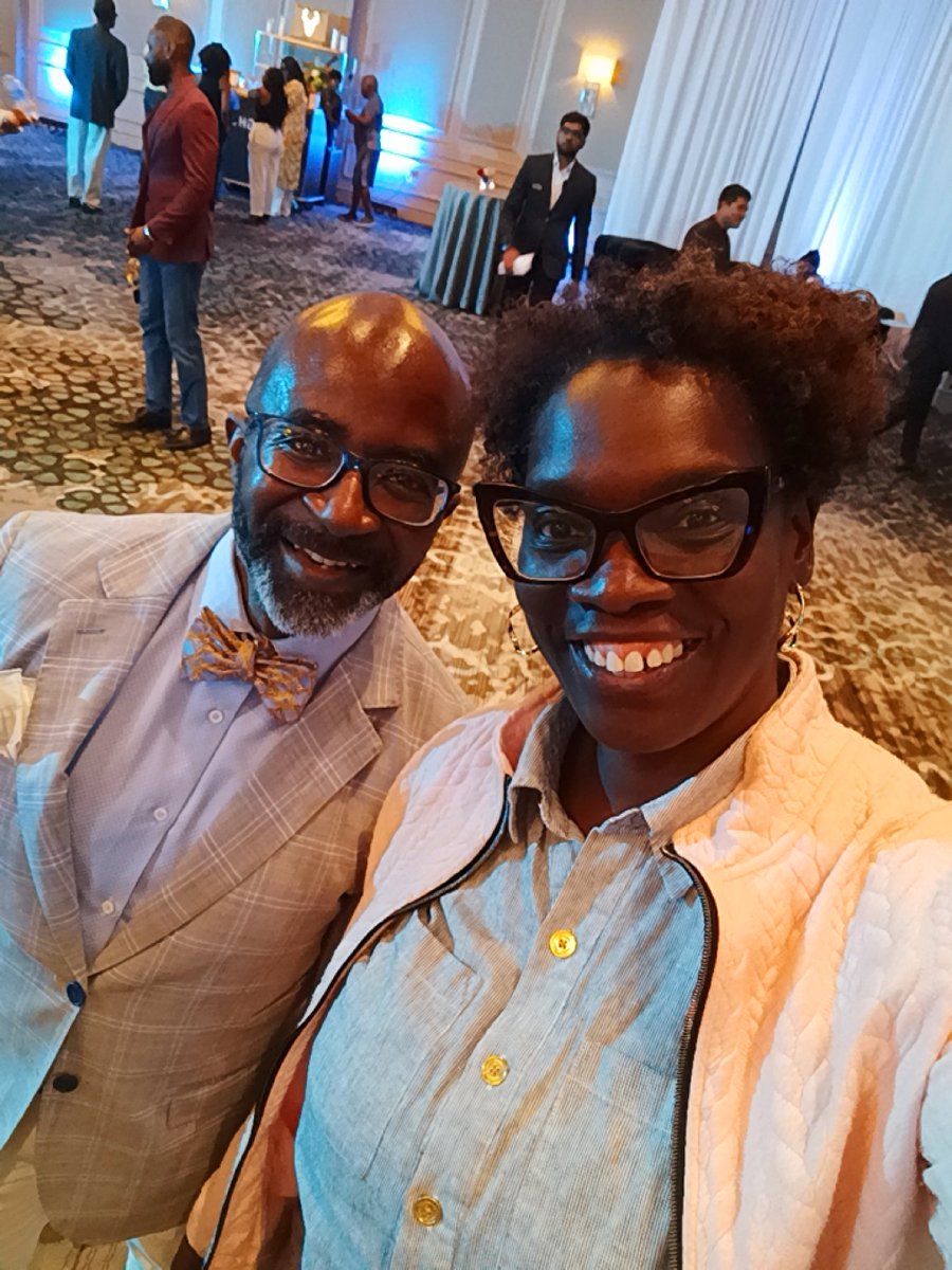 ChitChatComm's tweet photo. @CarlaMorrison of @ChitChatComm during @blackenterprise #DisruptorSummit featuring Pinky Cole of @SluttyVeganATL @AlfredEdmondJr @ShannonLaNier #DR
#MakingConnections
#ChitChatComm https://t.co/v2XoXBoMLn