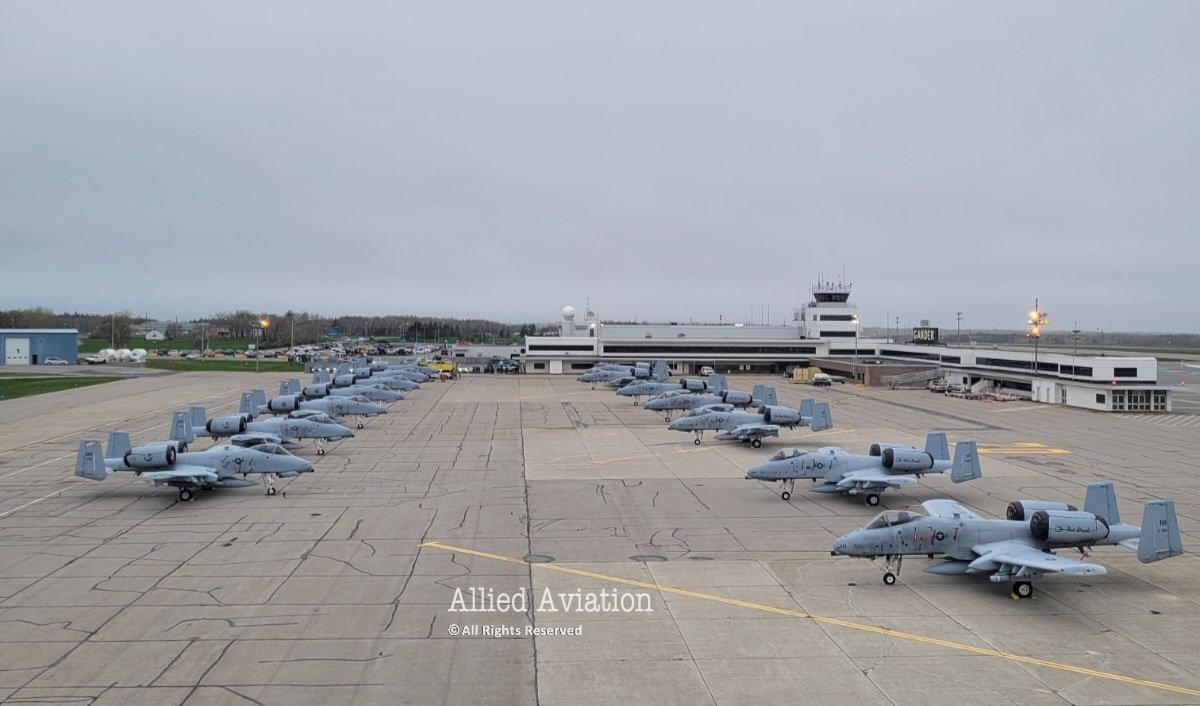 Deltafox007's tweet photo. The A-10 "Warthog" #GanderAirport #AlliedAviation #warthog https://t.co/dEem4D5VAJ