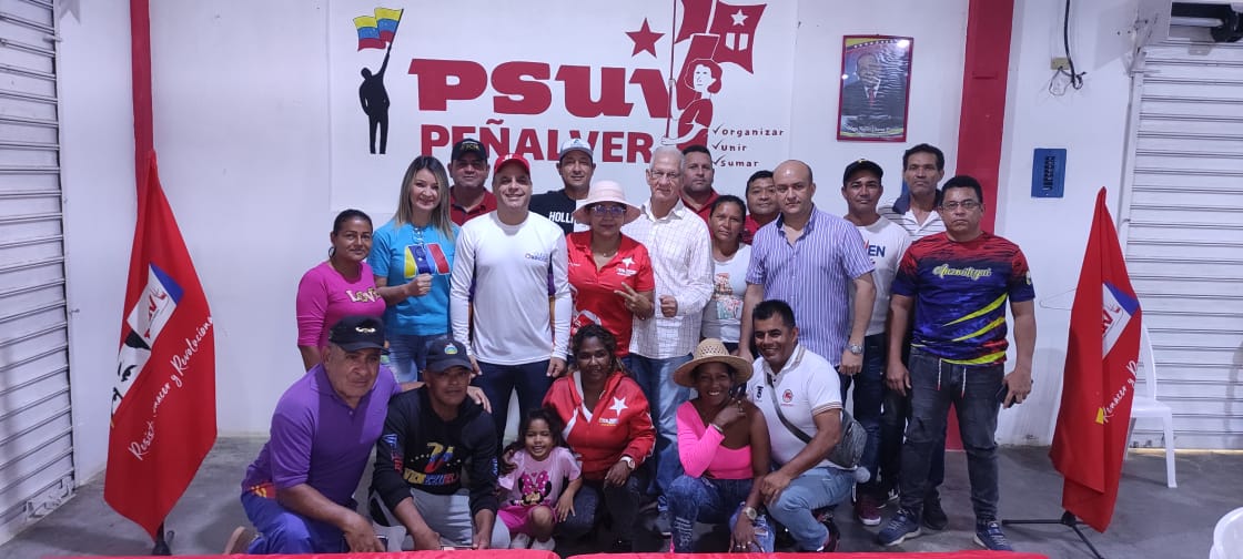 ORGANIZAR, UNIR Y SUMAR 🚩🇻🇪
En eso andamos el Equipo Político Estadal del <a href="/PartidoPSUV/">PSUV</a> en #Anzoátegui desarrollando tareas y generando estrategias que nos permitan ayudar a nuestro Presidente <a href="/NicolasMaduro/">Nicolás Maduro</a>
🔴Mun. Peñalver, Pto Piritu
<a href="/luismarcanos/">Luis Marcano</a>  
 #NuevaGeometríaMultipolar
