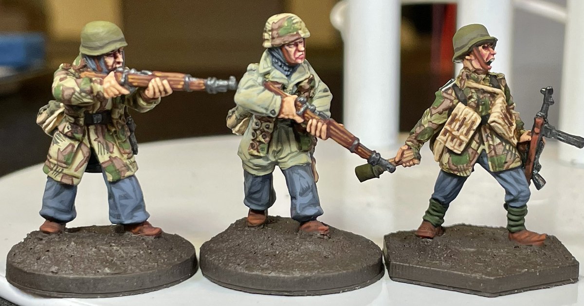 Clogfather1975's tweet image. Some extra riflemen and a JL for #chainofcommand