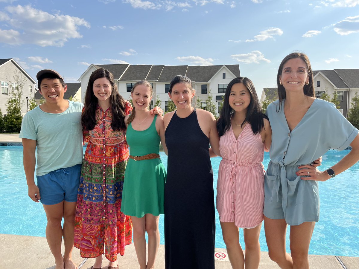 Today we kicked off the first of several year-end celebrations poolside! Congrats to graduating #pedneph #fellows Wendy, Rosanna, and Dayna 👩‍🎓Props to Arthur, Rachel, and Stephanie for making it to the home stretch of 1st yr of fellowship with smiles on their faces! #classof2023