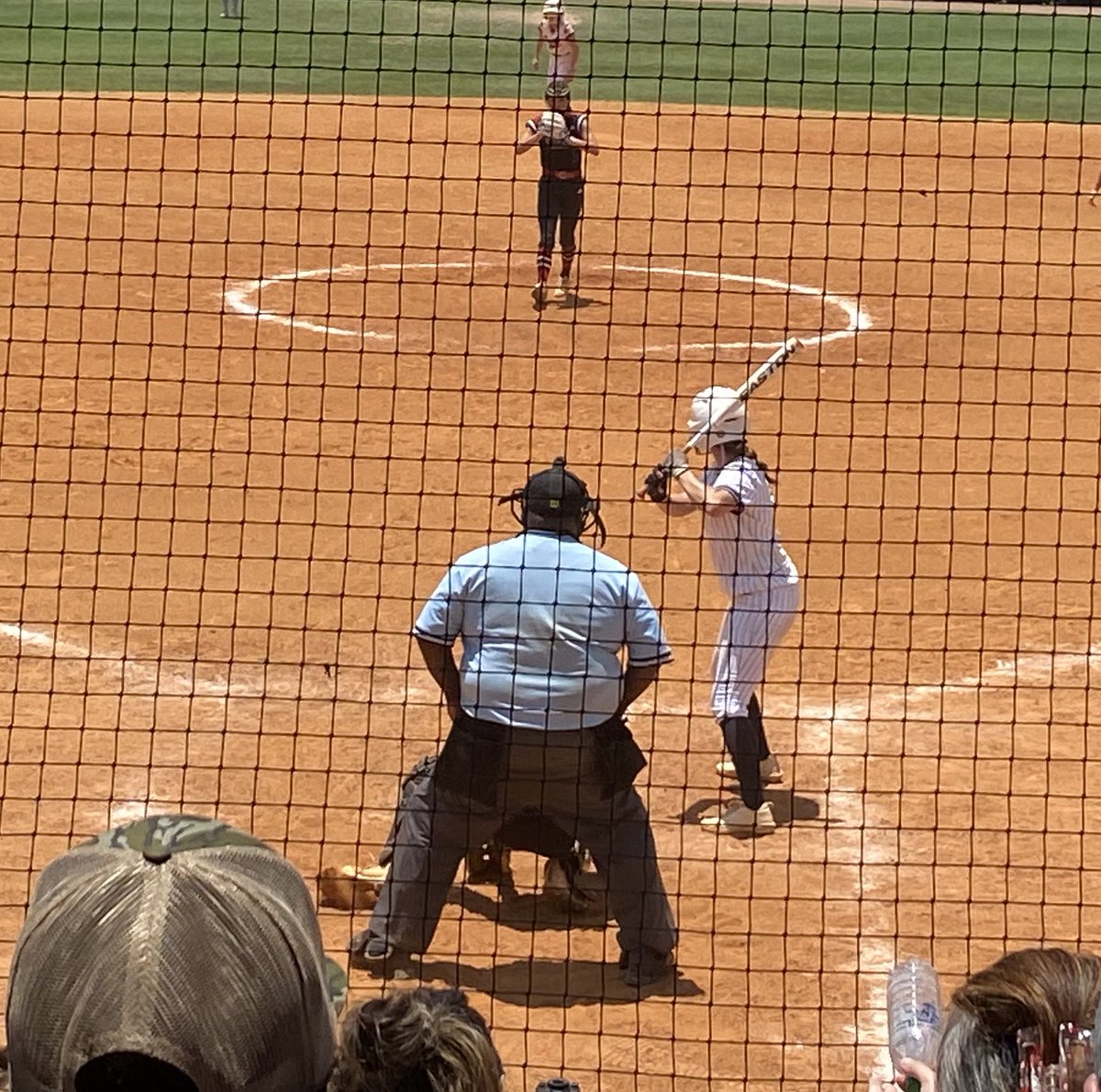Delaney_Perry2's tweet photo. TY so much @MACoaches for the past week. I was honored to represent @ESDBulldogs and the South in the 1a/2a/3a All-Star games. It was a great time to build relationships and spend time with very talented athletes from across the state. I had so much fun! https://t.co/kSWwLFF6u4