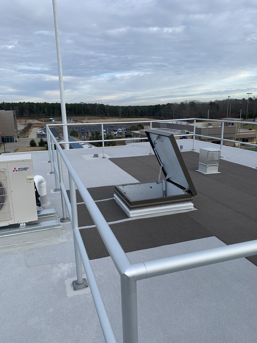 rike_roofing's tweet image. Photos from some of our recent jobs!

@NRCAnews 

#NationalRoofingWeek #SignatureProjects #roofing