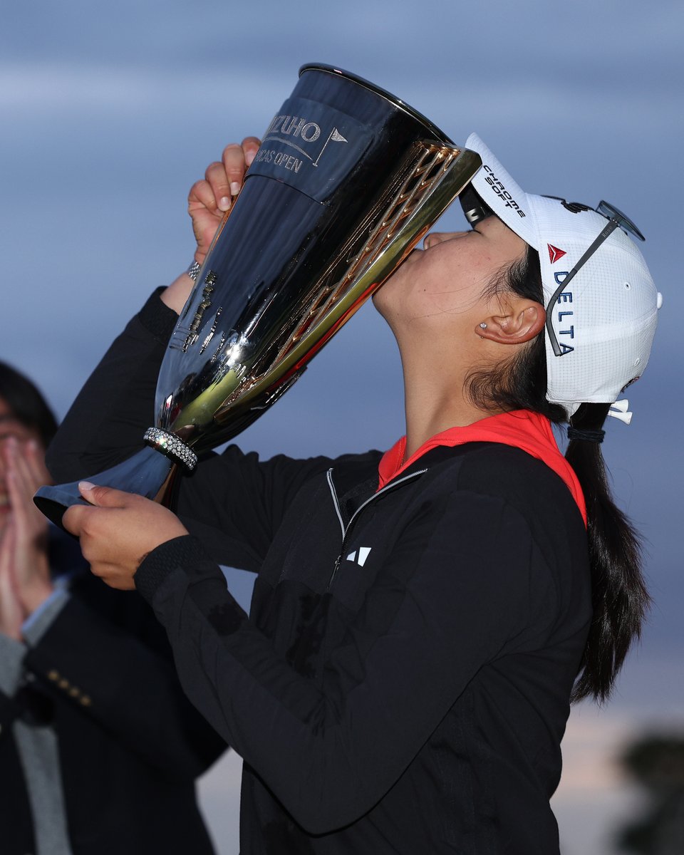 #CheersToTheChampion 

With her win at @MizuhoLPGA, Rose Zhang secured her ticket to the 2024/2025 @HiltonGrandVac Tournament of Champions! 

#HGVLPGA