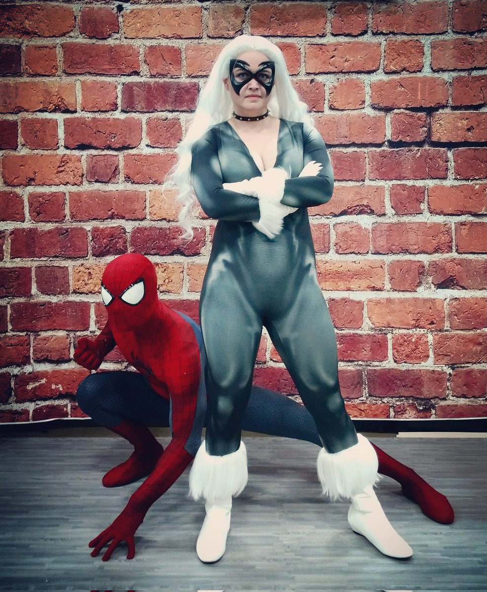 Got this awesome shot with @wallcrawler67 at @DesMoinesCon on Saturday! 

#blackcatcosplay #blackcatcosplayer #blackcatspiderman #blackcatspidermancosplay #spidermanblackcat #spiderman #spidermancosplay #cosplay #cosplayer #vonkatzcosplay