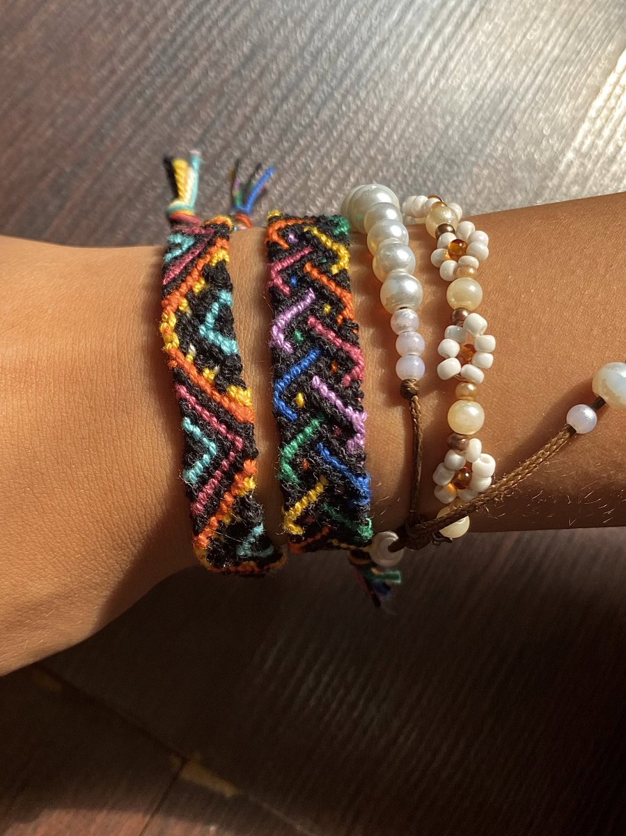 ettinger on Twitter "FRIENDSHIP BRACELETS FOR SALE🥰🌈 selling this handmade bracelets for only