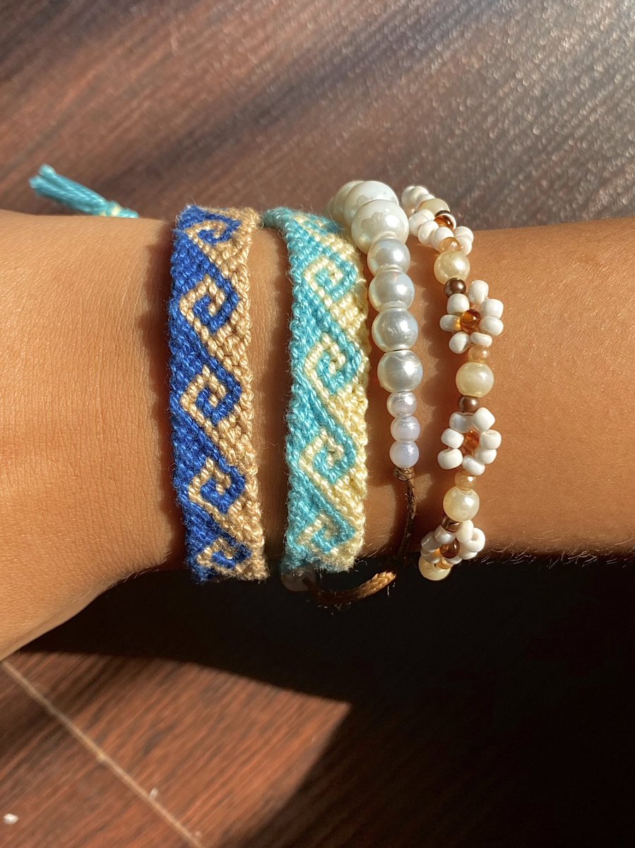 ettinger on Twitter "FRIENDSHIP BRACELETS FOR SALE🥰🌈 selling this