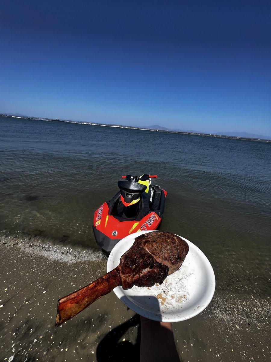 Smoked tomahawk’s & jet-skis 🦅