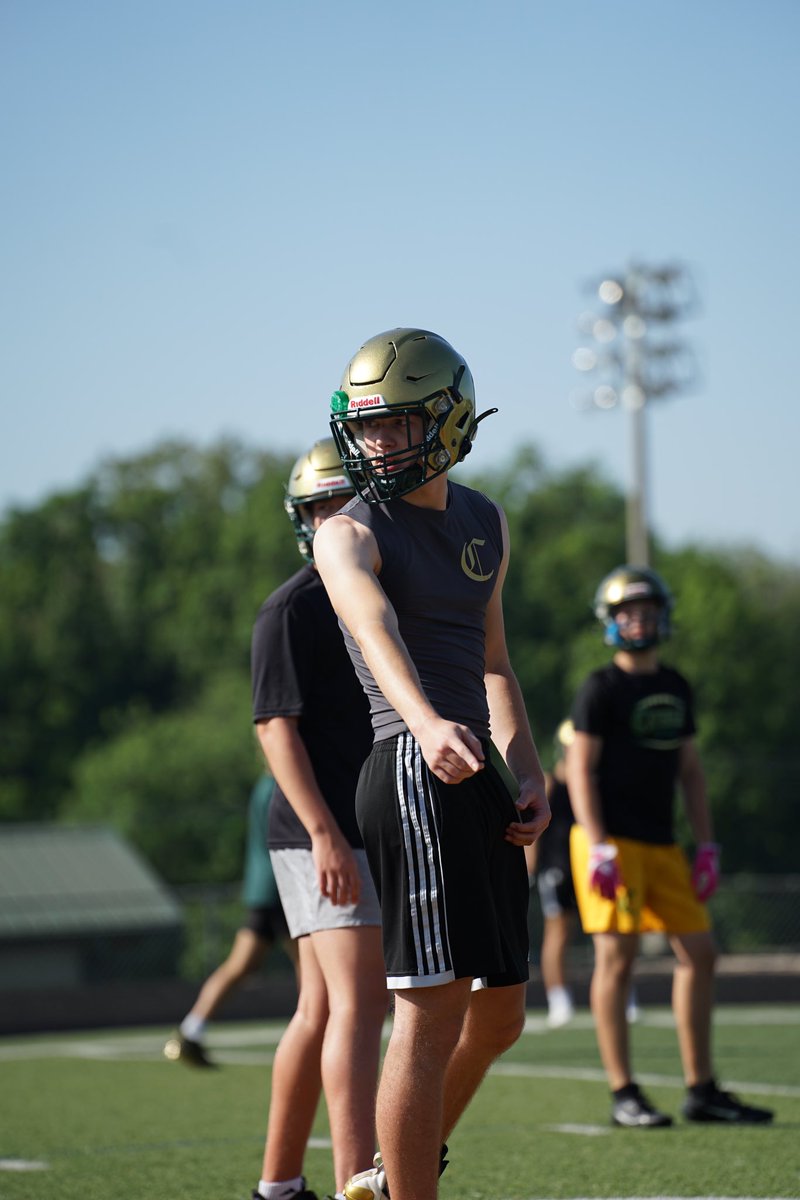 KCIrishFootball's tweet image. We can’t wait to get back to work in the morning! Go Irish ☘️