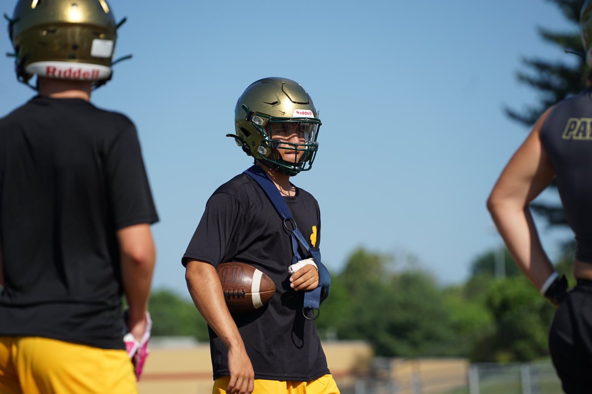 KCIrishFootball's tweet image. We can’t wait to get back to work in the morning! Go Irish ☘️