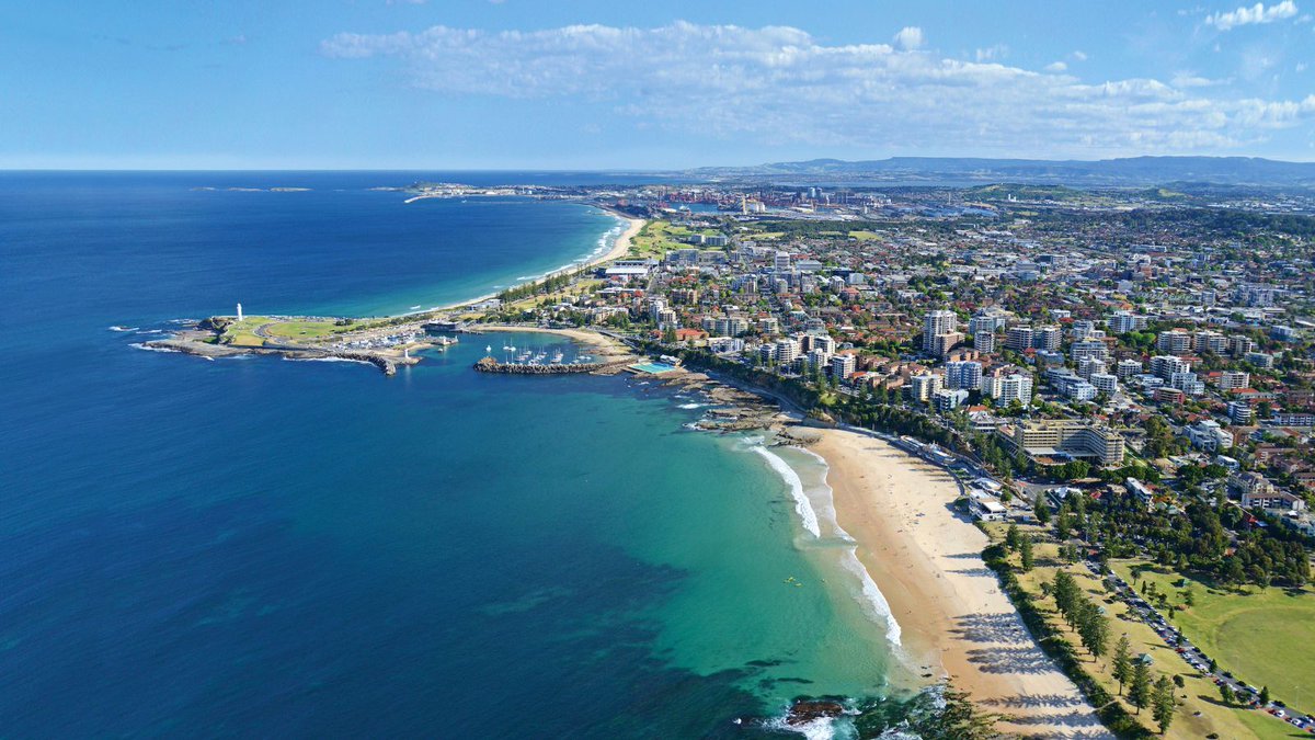 Fancy spending your study breaks by the beach? 🏖️ 🌊 @UOW is an adventurer’s dream. #Wollongong is a vibrant coastal city with bustling nightlife, breath-taking lookout points and peaceful study spots. Find out more. 👉 uow.info/study