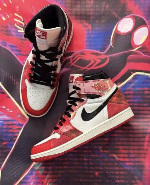 tnrequin's tweet photo. the Air Jordan 1 Retro High OG 'Spider-Man Across the Spider-Verse' ,cool shoes🔥
https://t.co/uBOrjlhe2F https://t.co/ZUV0PgNvgQ
