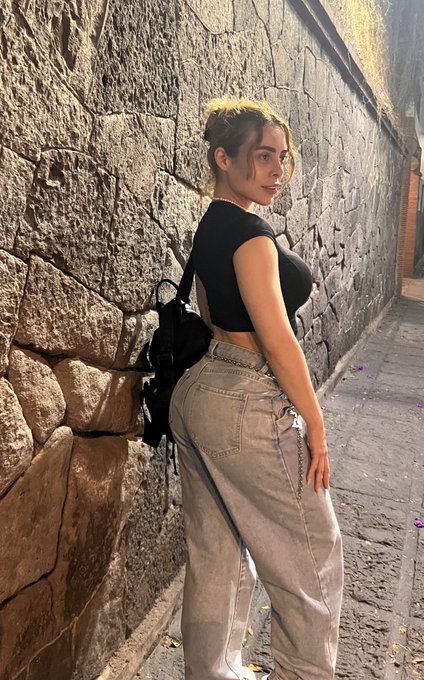 1 pic. la pulgüita??? https://t.co/xaHwCOSHrL