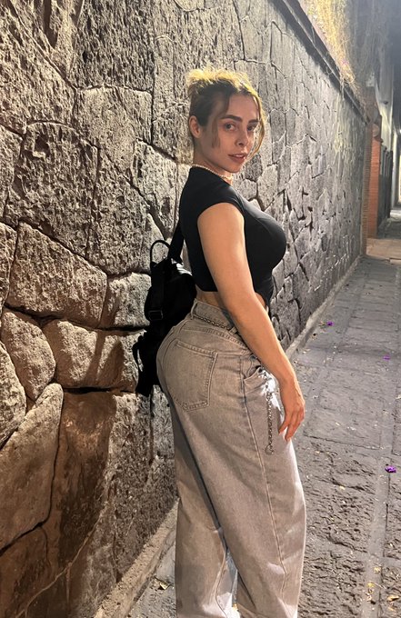 2 pic. la pulgüita??? https://t.co/xaHwCOSHrL