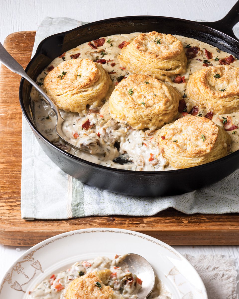Serve up pure comfort with this delectable Oyster Pot Pie that is utterly satisfying! bit.ly/39LcJPw

#oyster #potpie #easyrecipe #Louisianacookin