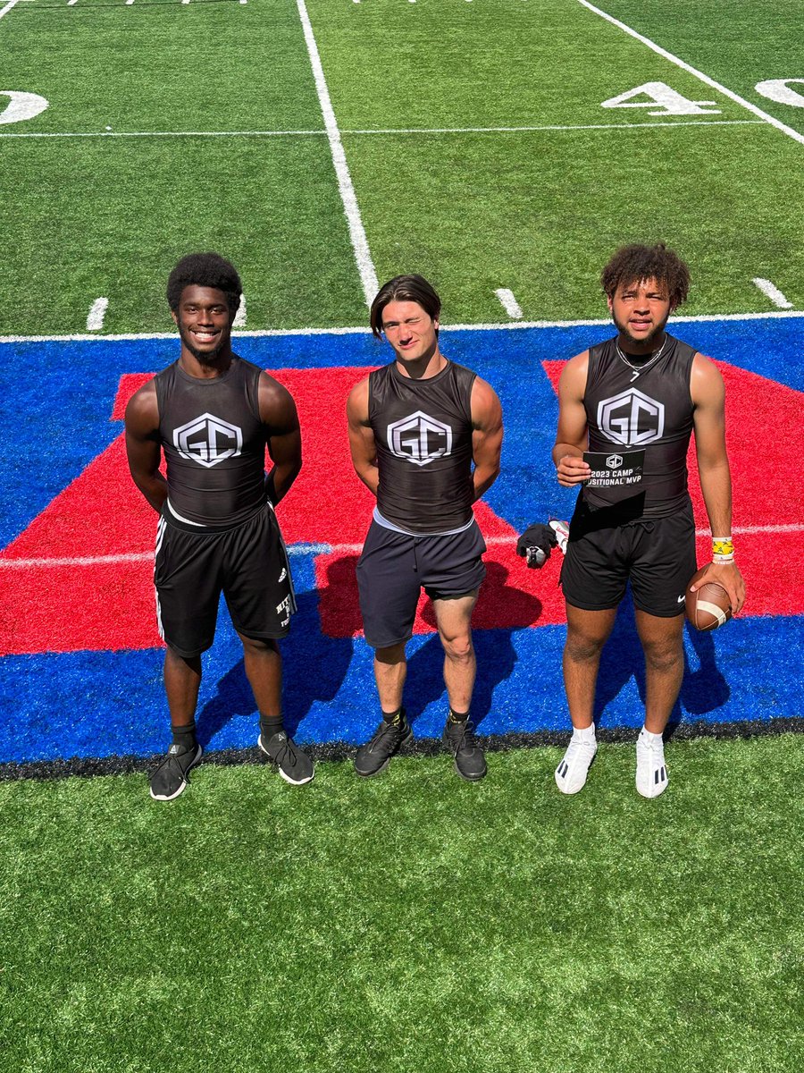 RecruitTheRiver's tweet photo. @henry_xiomar @Wines_Michael11 @joshmoody_1 Xiomar and Wines were not on the same team as Moody in the 7v7 after the camp today, when their team was eliminated, Moody was still playing they stayed the entire time to support their teammate! That’s what teammates do! #NitroWildcats https://t.co/O4hP3eVzSc