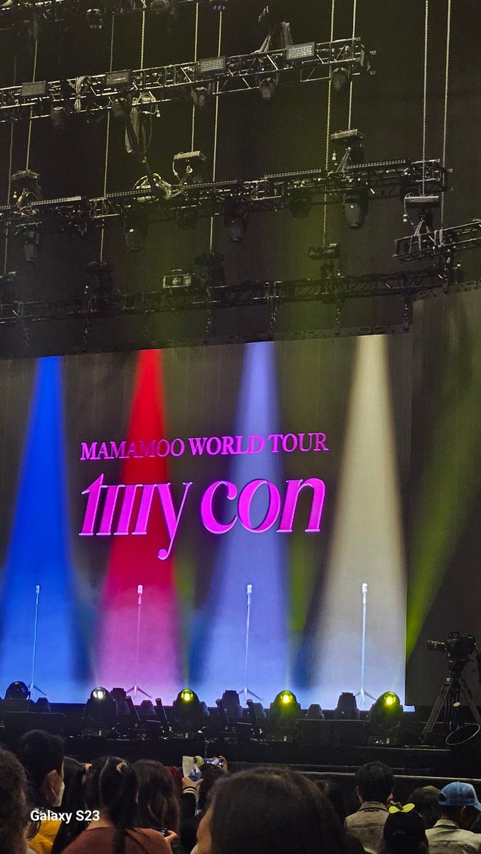 Yoonglies_'s tweet photo. Ready to see Mamamoo live for the first time 🥹💚

#MAMAMOO #MAMAMOOinUSA #mamamoo_la @RBW_MAMAMOO https://t.co/fe1keWUC2V