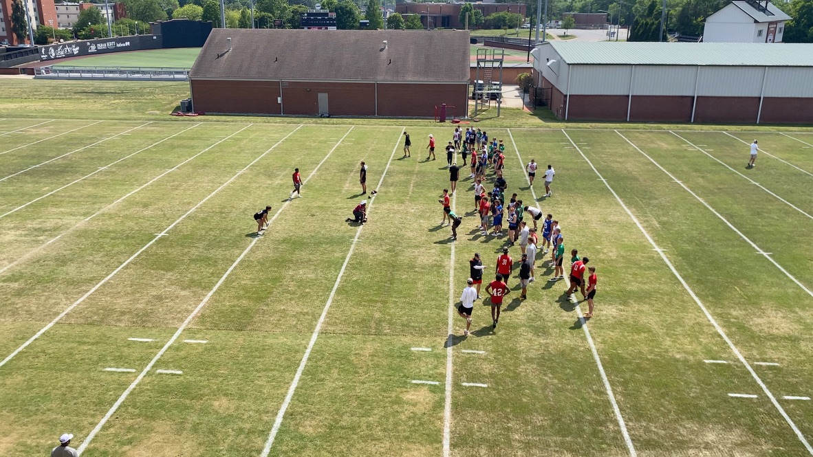 Thanks to @WKUFootball, @Coach_Helton  @CoachCrenshaw for an outstanding camp today.  #GoTops 

@BeechFootball @NatlPlaymkrsAca @NCEC_Recruiting