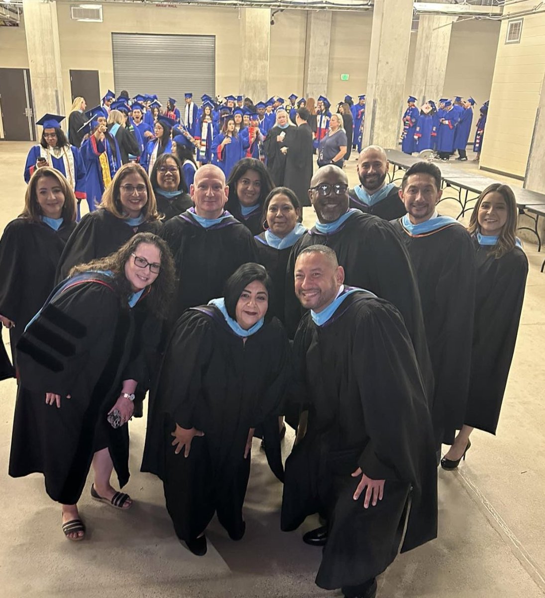 Thank you to these wonderful colleagues for supporting our high school @CRiversideHS seniors! @NathaHowell @OakhurstFWISD @VersiaFWISD @RiversideFWISD @Roxanne4FWISD @BonnieBraeFWISD @SpringdaleFWISD @CharlesNashES