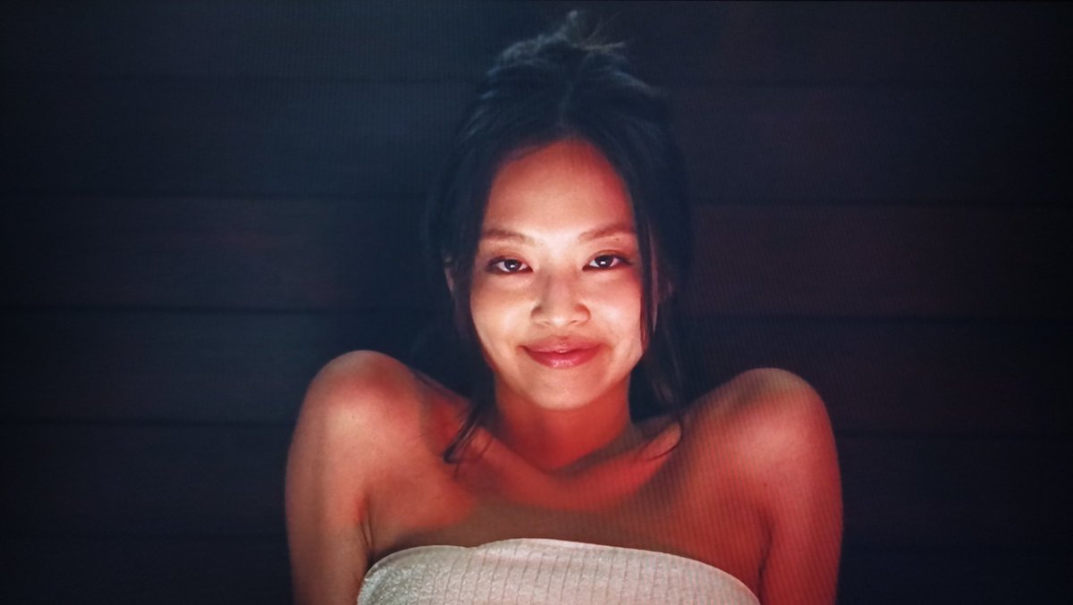 DavidCav21's tweet photo. ¿The Idol es tan mala como dicen? No. Al menos comienza de una manera interesante su sátira. Lily-Rose Depp y Rachel Senott logran una gran interpretación. Pero todo se cae cuando llega The Weeknd. Marcell Rév deslumbra en la fotografía. Sigo con dudas, no inicia mal.
#TheIdol https://t.co/koDhYnoOld
