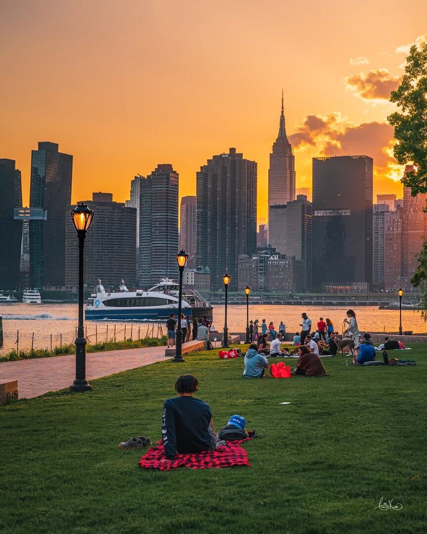 Can I sit with you?

📷: crown_4dking/IG