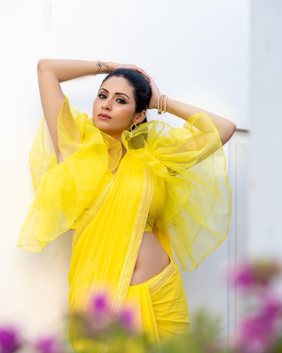 Milfy Sadha 🔥😍

Navel miss aagiruchu!! 🥺