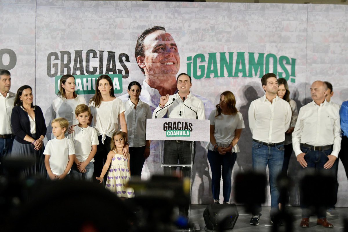 ¡Muchas felicidades <a href="/manolojim/">Manolo Jiménez Salinas</a> porque, con un triunfo contundente, serás el próximo gobernador de  #Coahuila!

Tengo la certeza que los lazos de  hermanamiento entre nuestros estados vecinos seguirán fortaleciéndose en favor de los coahuilenses y de los duranguenses.
