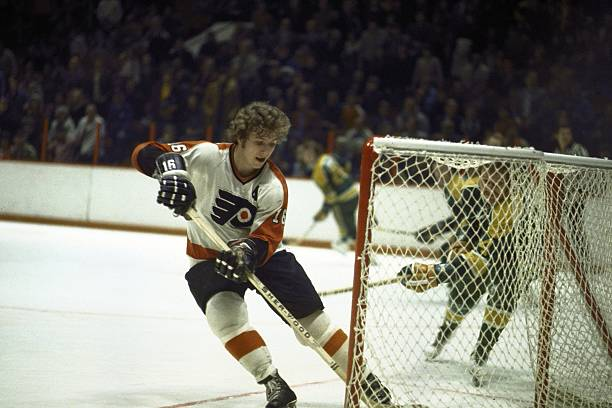 hockey_samurai's tweet photo. Bobby Clarke with the empty net tap in. 

Clarke would be on if the Flyers were up a goal, down by a goal, on the powerplay, on the penalty kill, against the opposition's best players...the only time you wouldn't want him on the ice was in a blowout. 

(📸 John D. Hanlon) https://t.co/5wNqwYneXa