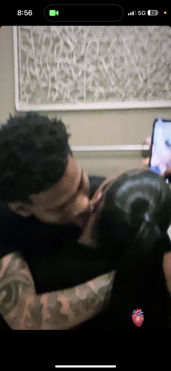 guwopsuge's tweet image. Ima pop out like this and delete my socials