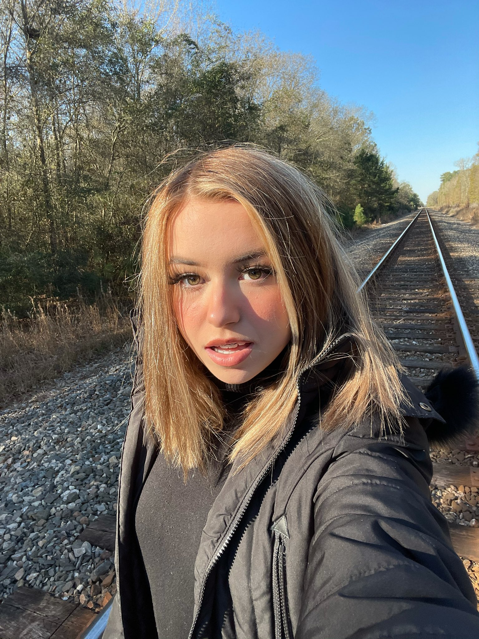 Ally Aluraye (Ailish9999) / Twitter