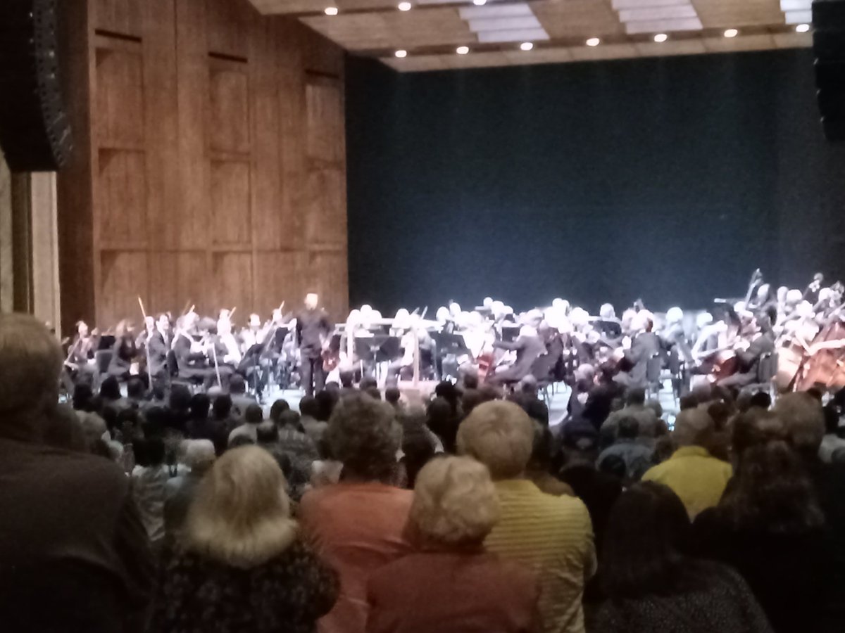 Zera77's tweet photo. One last symphony for the season with my Dad. Arrived early for the discussion and followed the concert with a great dinner. #njsymphony #njstatetheater https://t.co/OwjDSKhgjN