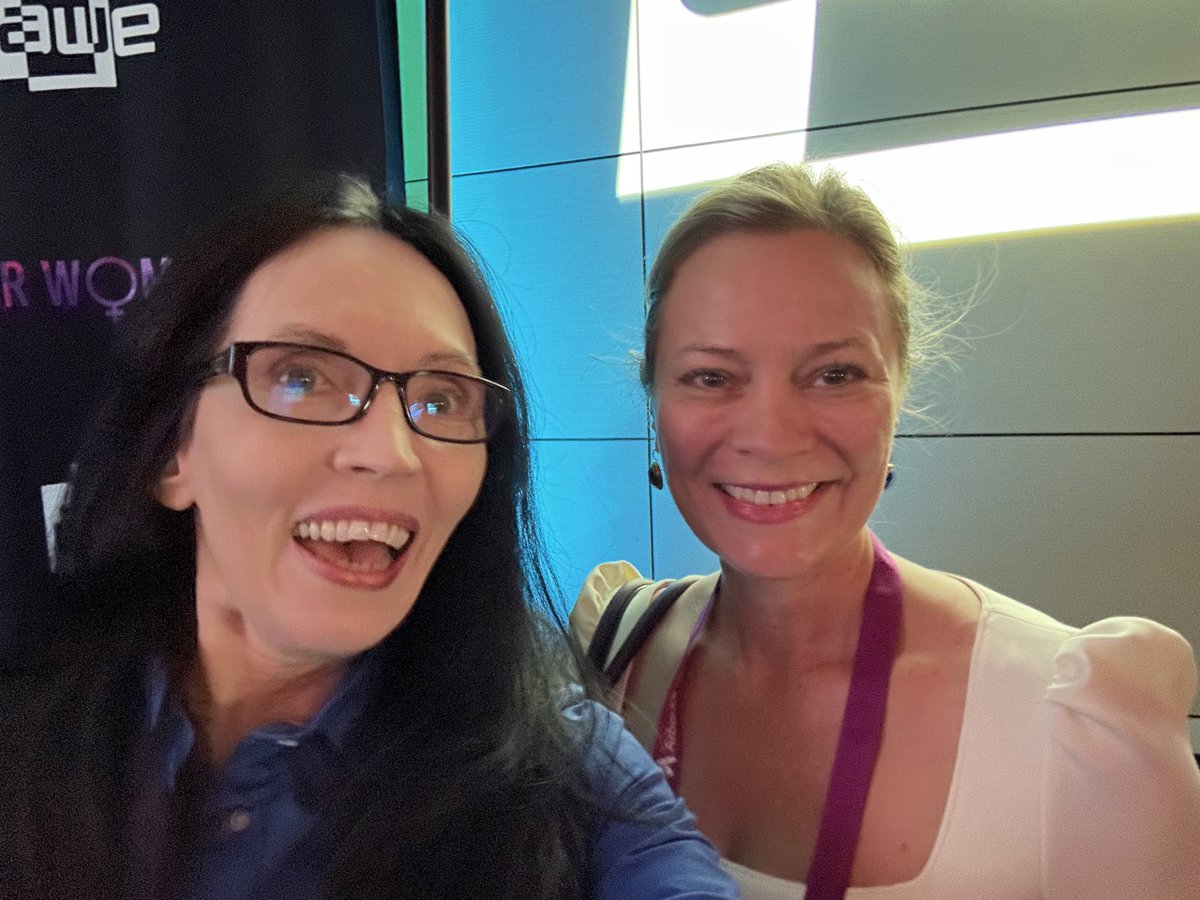 robinmoulder's tweet image. @ARealityEvent was beyond amazing, part 2! @CroquetIO @cleanboxtech @tiltfive @jeriellsworth @arrivalspace  @arrival_space_ @goinsidevr @GeroAEE #AWE2023  @Mixedreality #immI