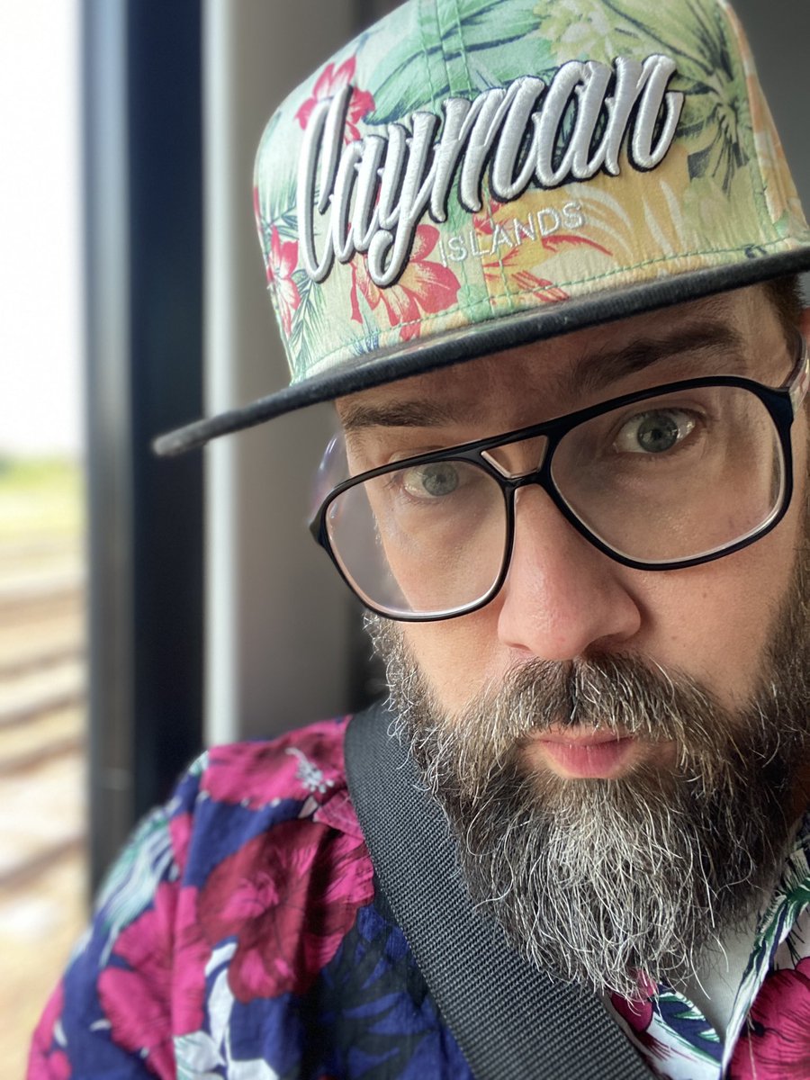 Passend zum #rp23 Motto „Cash“ trage ich heute meine Cayman Islands Cap. 🏖️💶🤷🏼‍♂️😅