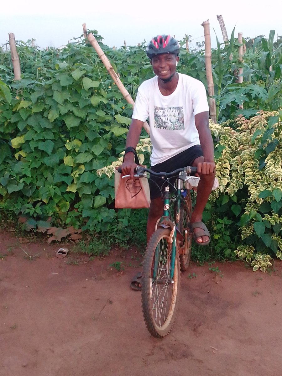 Akinniran_Alaba's tweet image. From Farm to Home, the 2 @PoliceNG check points diligently scrutinized every vehicle except me. It appears to me that i need to hustle hard 🤣🤣 #NewNormal #BicycleChallenge #Fuel