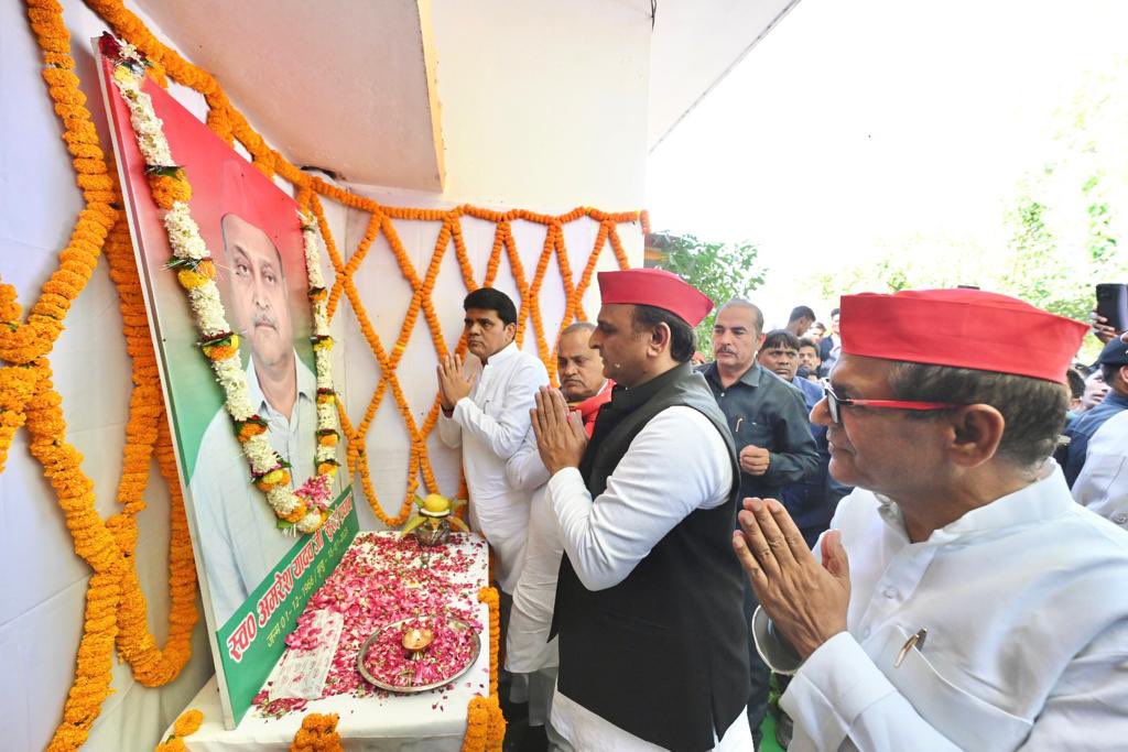 yadavakhilesh's tweet photo. आजमगढ़ की यात्रा। https://t.co/DAcNNq6IG4