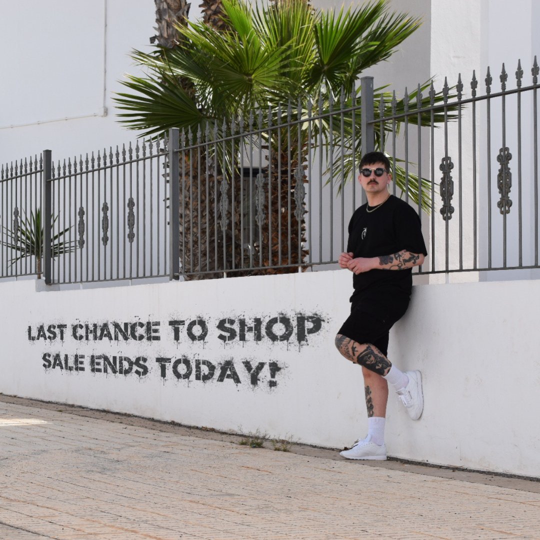 HOUDLDN's tweet photo. OUR SUMMER SALE ENDS TODAY! SAVE UP TO 50%! https://t.co/lxmgTUK7gO