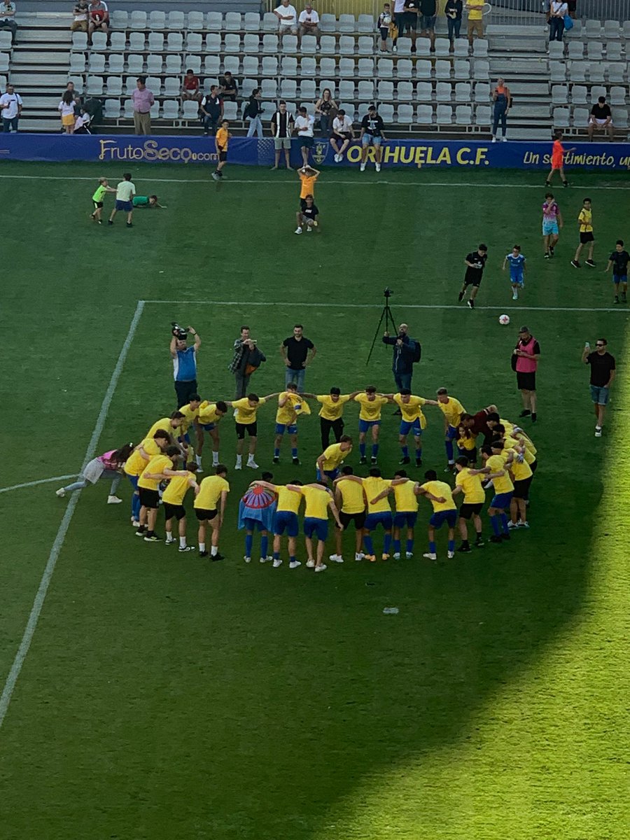 Concluimos la temporada en la <a href="/OCF_Cantera/">Cantera Orihuela CF</a> con una buena campaña del juvenil B (2), cadete y alevín, y con el ascenso del infantil a Primera y del juvenil a Liga Nacional.
Muchas gracias a todos los integrantes de cuerpo técnico y jugadores por vuestro compromiso!
Seguimos ⚽🚀