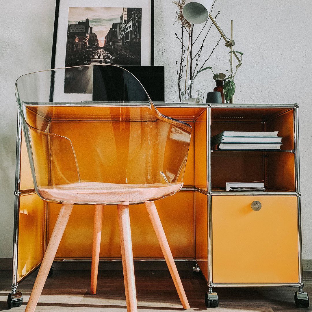 konektra_de's tweet photo. HAPPY MONDAY ☀️ It doesn't feel like work with our happy yellow desk. Do you like it? 😍 #monday #homeoffice #design #furniture #sunny #love #interiorinspiration #homedecoration #modern #lifestyle #contemporaryart #homeinspo #homestyle #instahome #lighting #madegermany https://t.co/YSiVYZqQaS