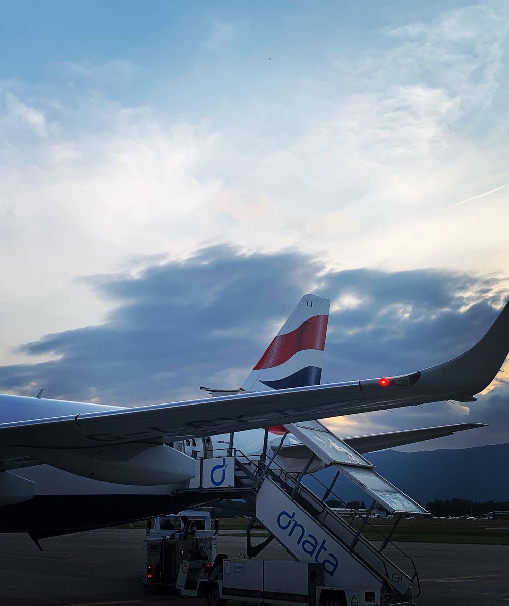 themorganjames's tweet photo. Swiss time #Switzerland #lausanne #lakegeneva #workandplay #britishairways #airlineranorak #actorsontour #actor #singer https://t.co/hDH7D34BT3
