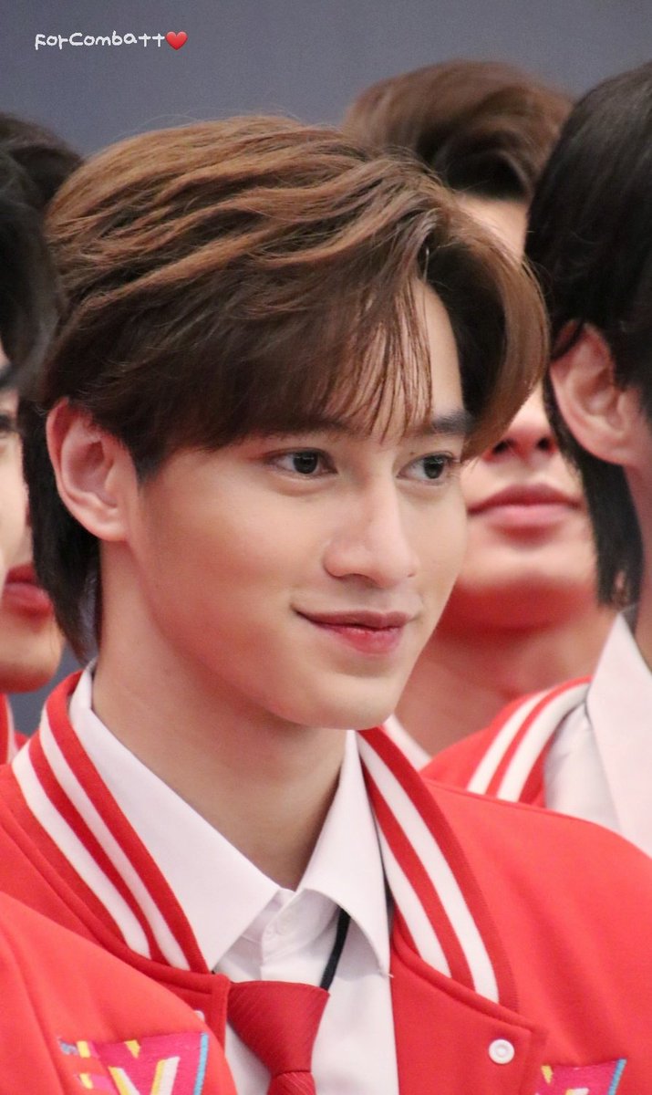 คนเก่ง🤍

#its_combat
#BTBYSOFTFANMEETING
#BornToBeYTheSeries
