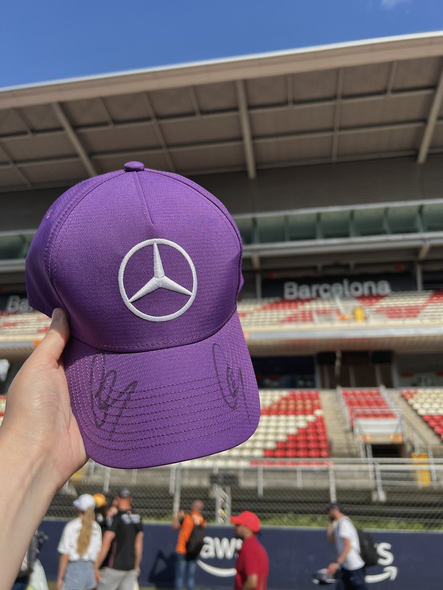 lewis signing my cap on the mercedes video 🥰