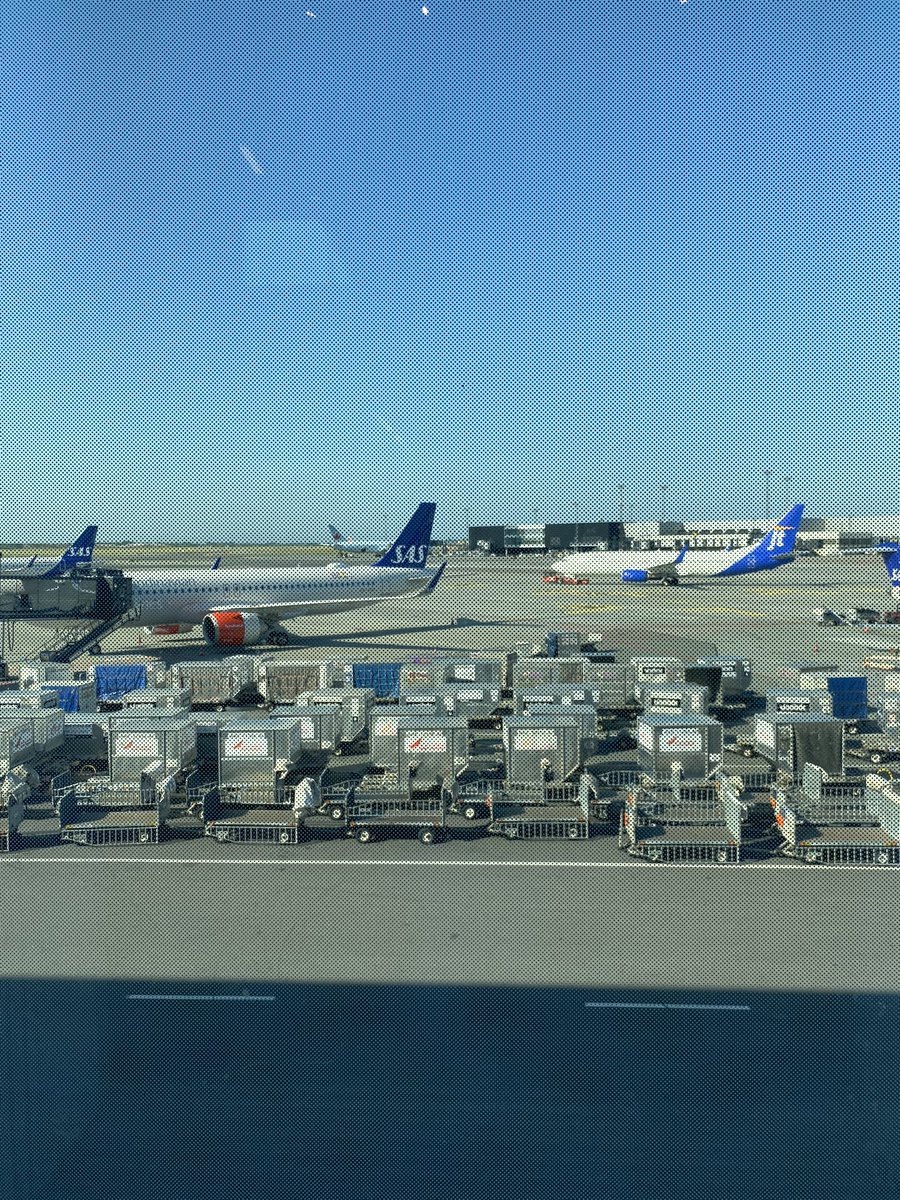 MehdiMenji94's tweet photo. 💼⚽️✈️ https://t.co/n2mkZYgJeq
