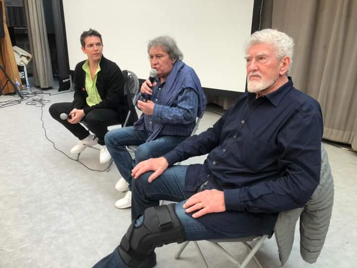 normangeekasso's tweet photo. Ce week end c'était le bernay geek
Et l'un des moments le plus inoubliable c'est l'anniversaire de Patrick prejean sur scène ❤️❤️
Un homme magnifique vraiment !!!
Avec @YoannSover  et Alain dorval deux personnes en or  ❤️❤️❤️  

#bernaygeek #tigrou #patrickprejean https://t.co/XCbeGclgR9