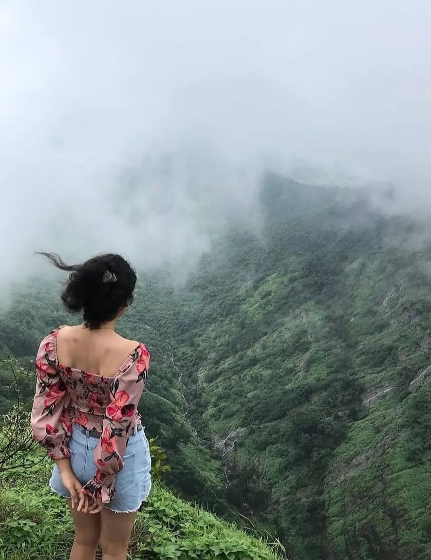 सारी दुनिया एक तरफ
पहाड़ों वाली दुनिया एक तरफ
#love_mountains
Back to Twitter after vacations