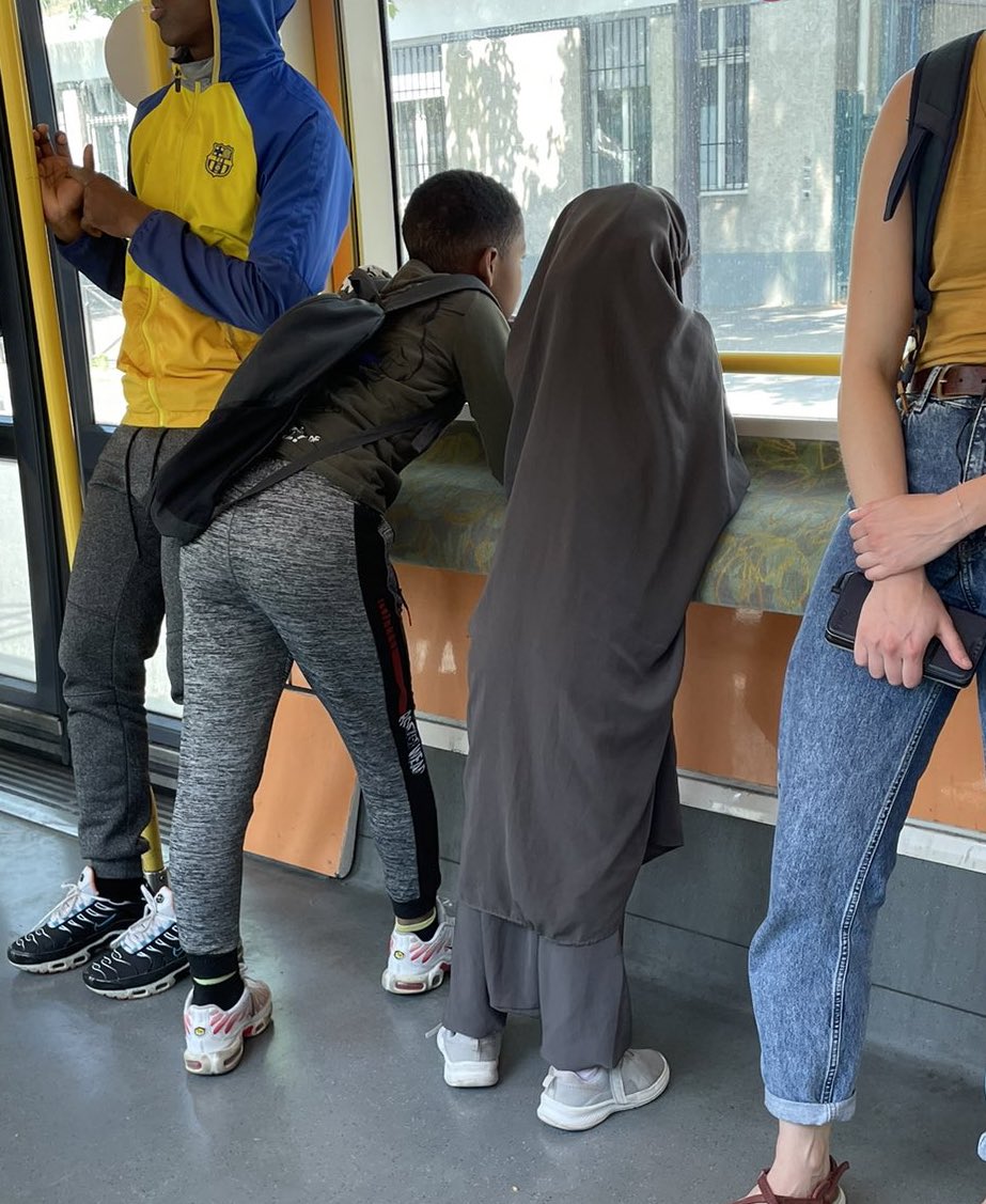 Tramway T3 Porte de Clignancourt. 
Elle n’a même pas 10 ans. #Paris