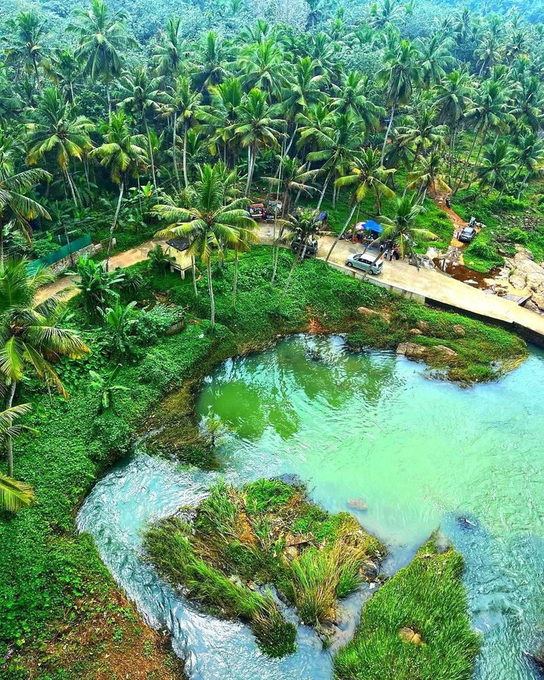 ColoursOfWorld1's tweet photo. 4. Mathoor Village, Kanyakumari, Tamil Nadu https://t.co/EKBPa0Wjq1