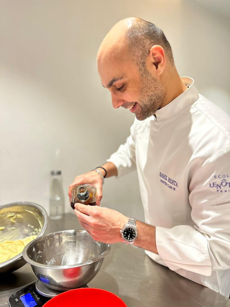 tedcoeducation's tweet photo. 𝑴𝒐𝒏𝒅𝒂𝒚 𝑴𝒐𝒕𝒊𝒗𝒂𝒕𝒊𝒐𝒏:)!

Our Diploma in Bakery  students, under the expert guidance of the visionary Chef Sahil Mehta whipped up a scrumptious gluten-free chocolate cake with a caramel sauce. https://t.co/tEImN8CZHw