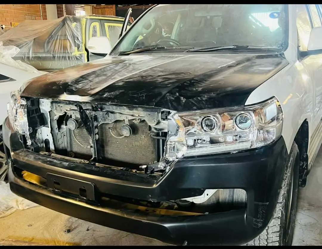 Toyota Land Cruiser in for Panel Beating and Spray Painting..

If you need your vehicle panel beated, call us on 0788 000 111 for a free quotation 

#theessenseofperfection #panelbeating #spraypainting #vehiclerestoration #explorepage