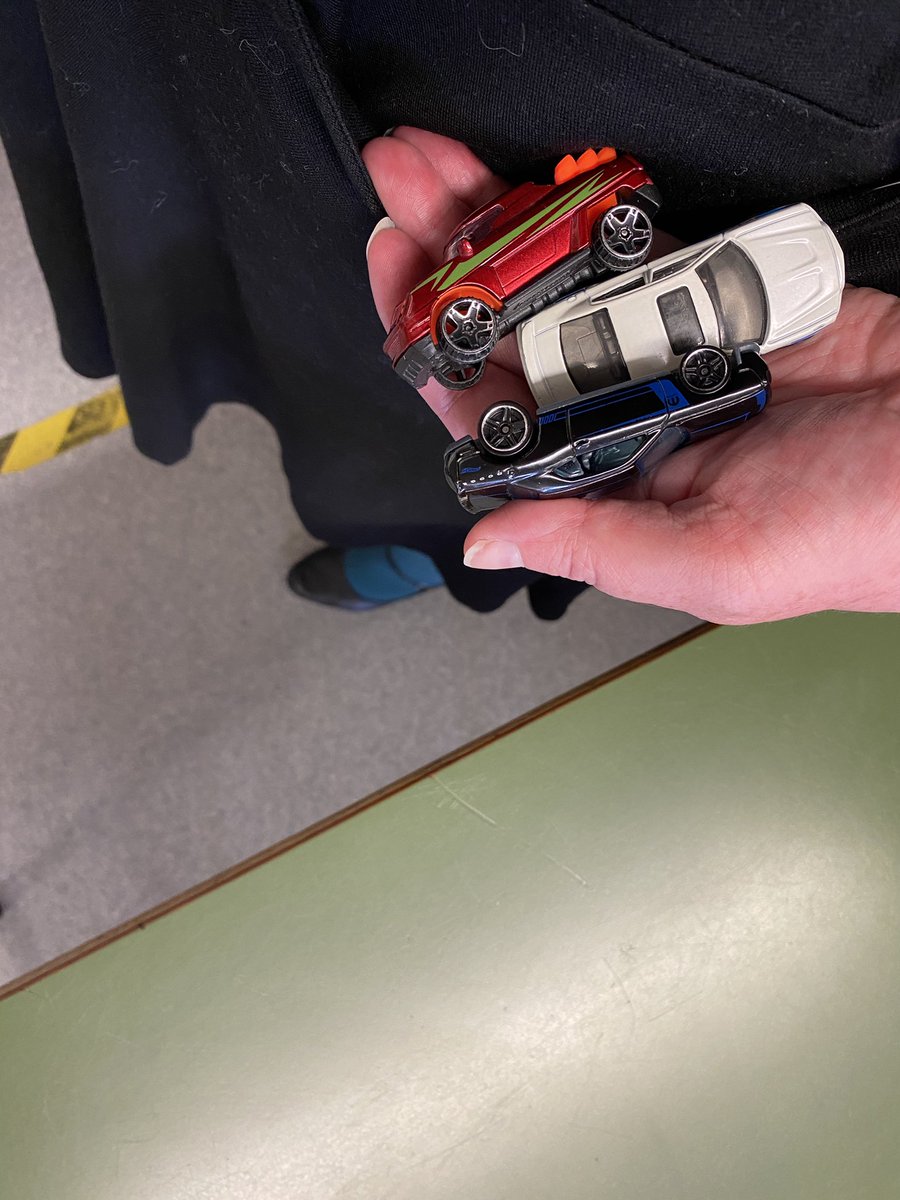 Time for a game of ‘What’s in your pockets?’
As a physics teacher, it’s toy cars today.
#chatphysics